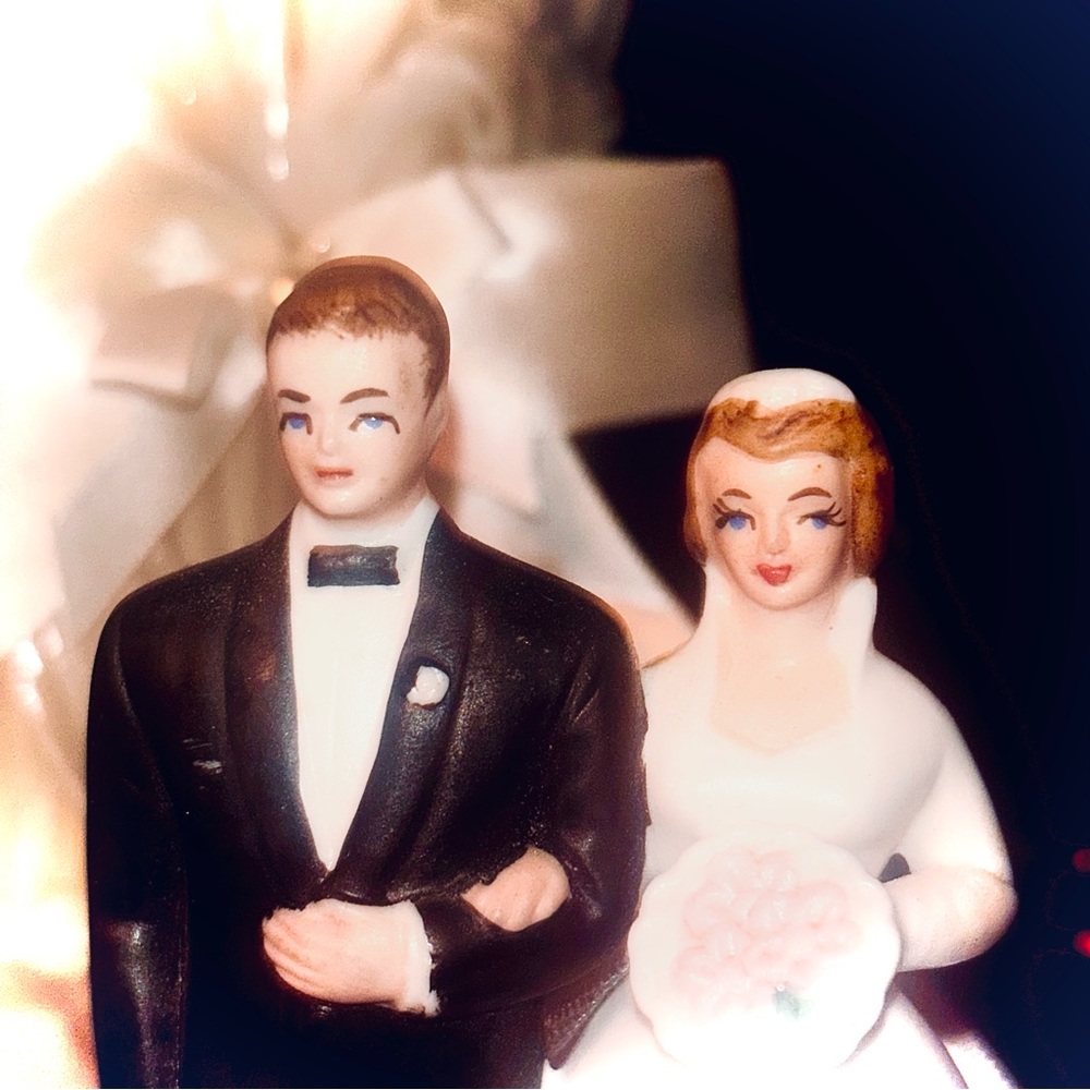 1950s Wilton Chicago Bride & Groom Topper